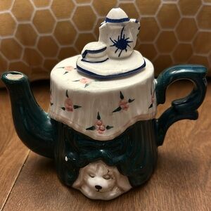 Collectible tea pot